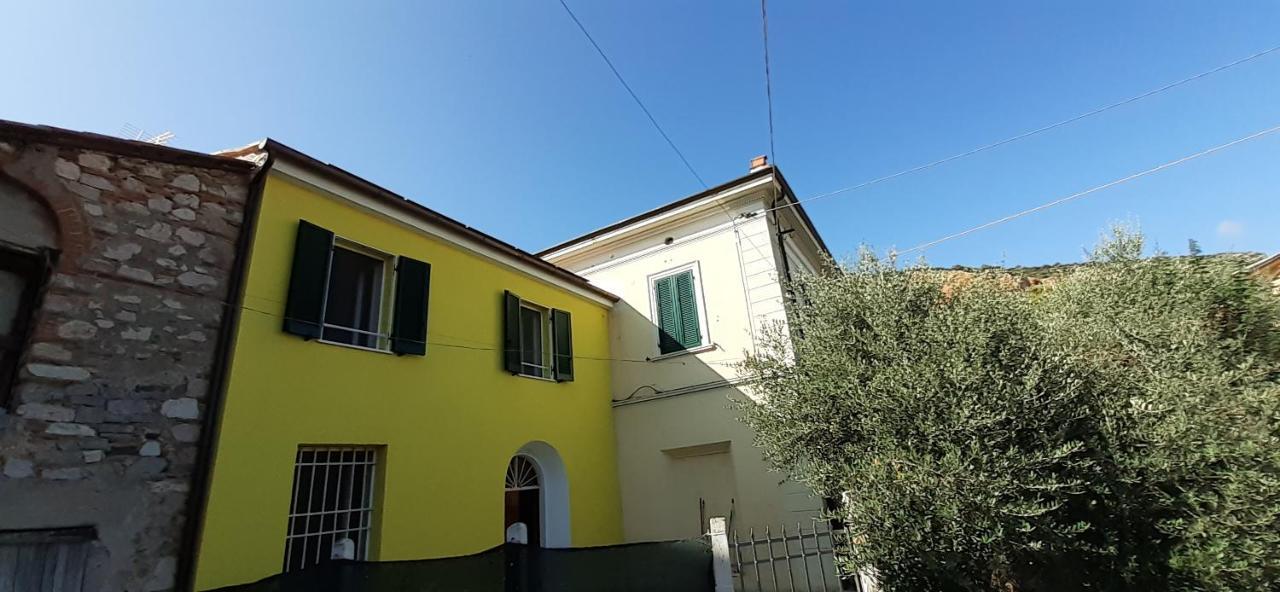 La Casa Gialla Del Ristoro Agricolo Векиано Екстериор снимка